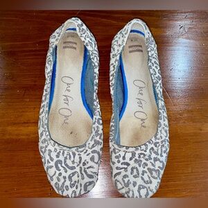 Tom’s Leopard Ballet Flats